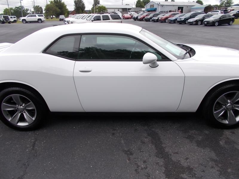 Dodge Challenger SXT RWD 2019