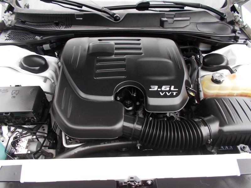 Dodge Challenger SXT RWD 2019