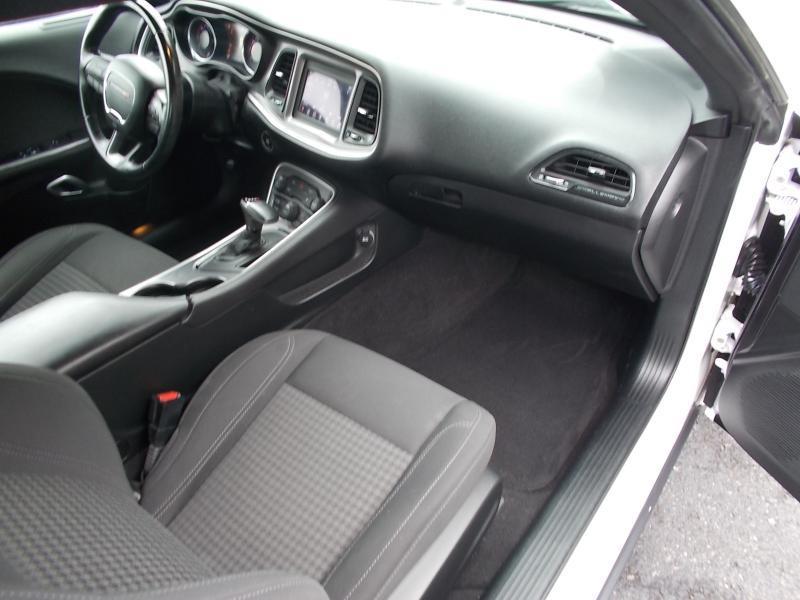 Dodge Challenger SXT RWD 2019