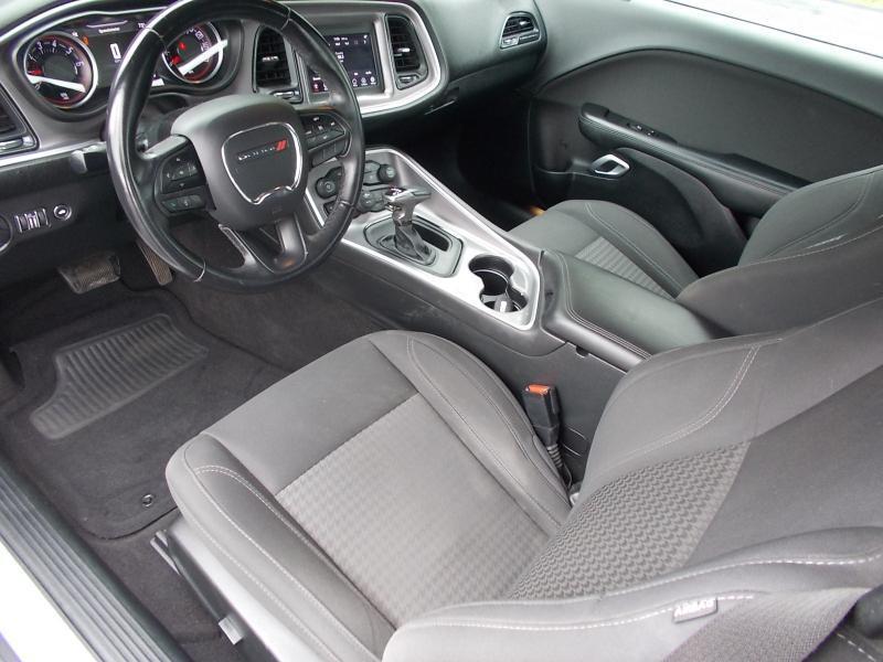 Dodge Challenger SXT RWD 2019