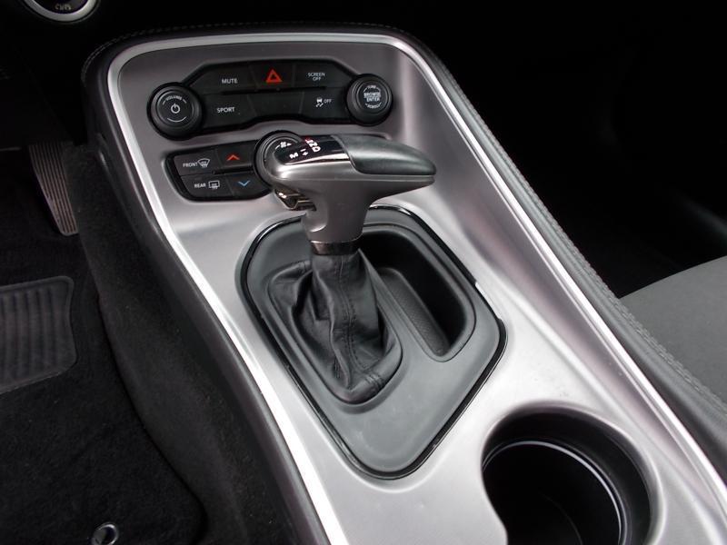 Dodge Challenger SXT RWD 2019