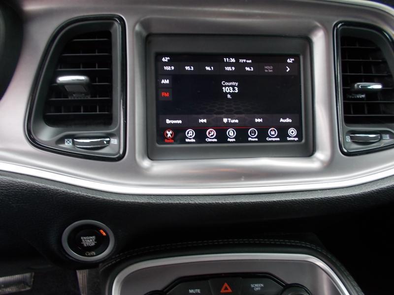 Dodge Challenger SXT RWD 2019