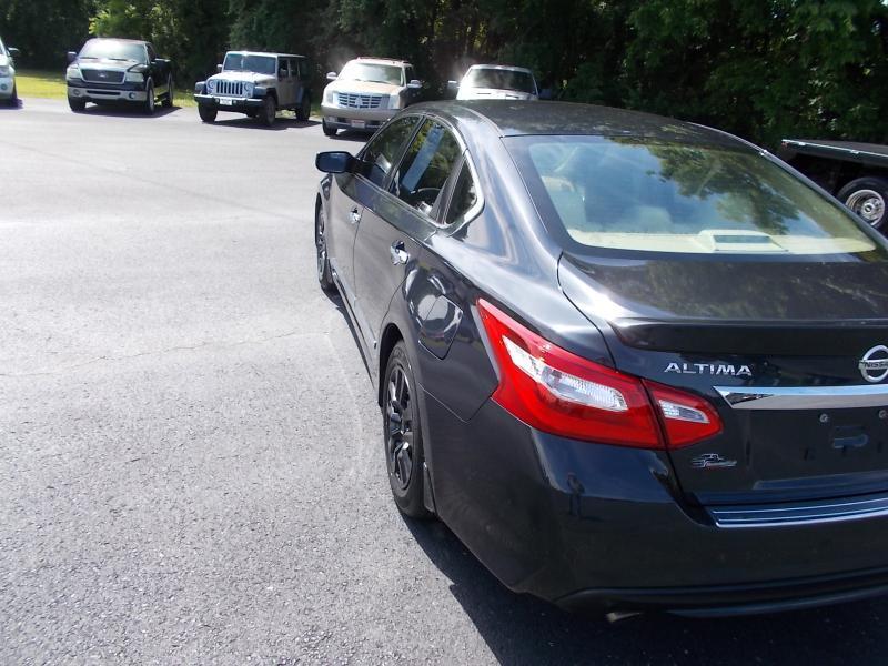 Nissan Altima 4dr Sdn I4 2.5 S 2016