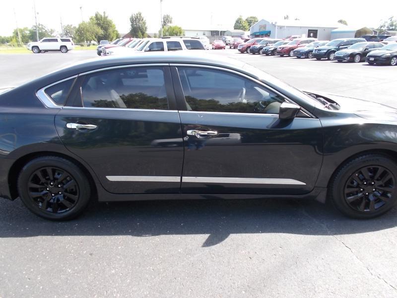 Nissan Altima 4dr Sdn I4 2.5 S 2016