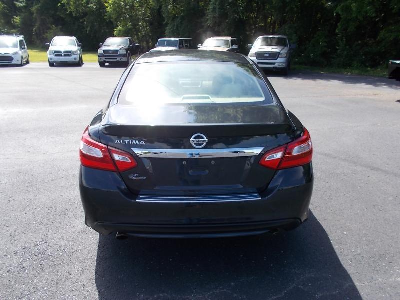 Nissan Altima 4dr Sdn I4 2.5 S 2016