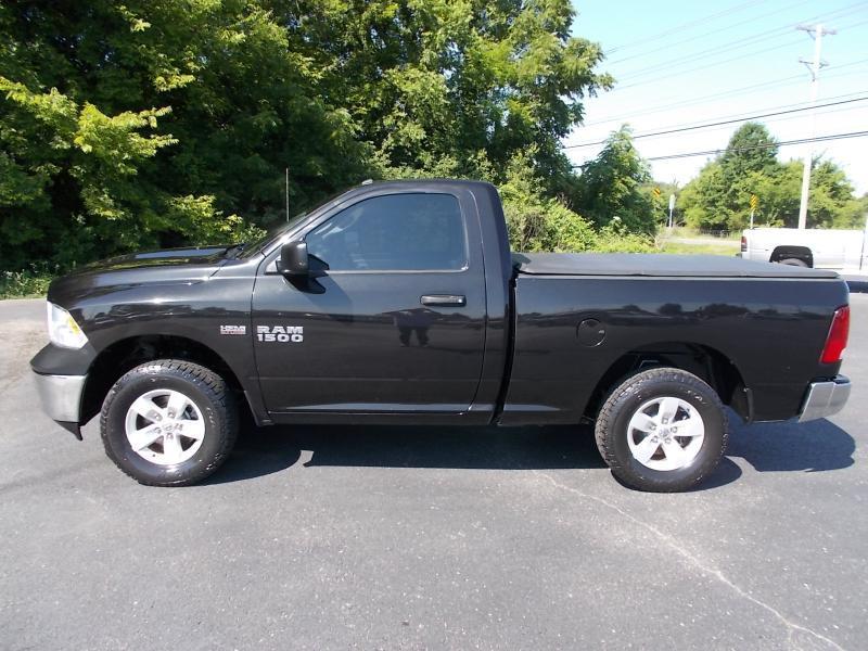 RAM 1500 Tradesman 4x4 Regular Cab 6'4" Box 2017