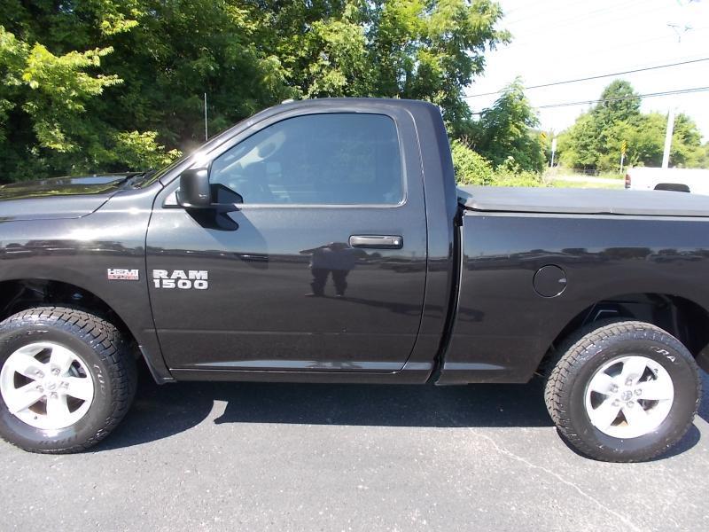 RAM 1500 Tradesman 4x4 Regular Cab 6'4" Box 2017