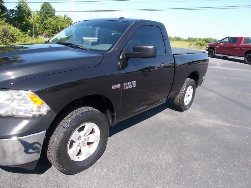 RAM 1500 Tradesman 4x4 Regular Cab 6'4" Box 2017
