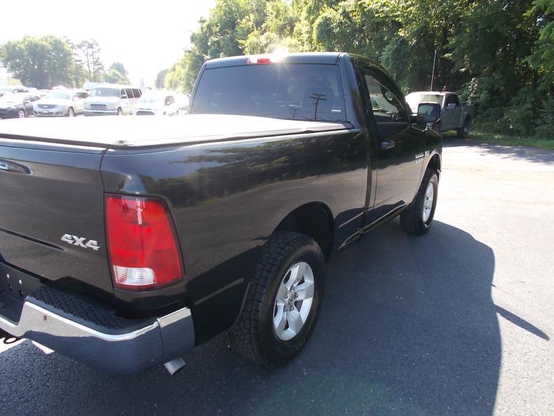 RAM 1500 Tradesman 4x4 Regular Cab 6'4" Box 2017