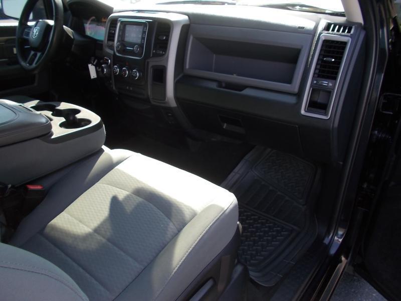 RAM 1500 Tradesman 4x4 Regular Cab 6'4" Box 2017