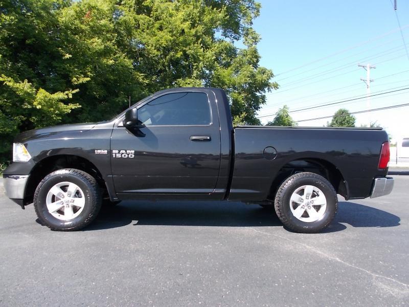 RAM 1500 Tradesman 4x4 Regular Cab 6'4" Box 2017