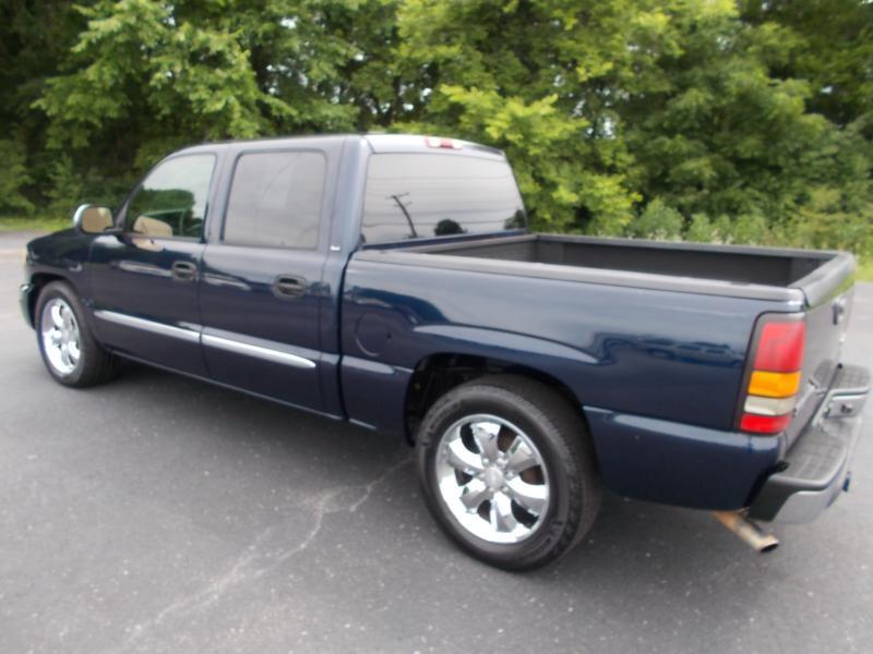GMC Sierra 1500 Crew Cab 143.5" WB SLE 2005