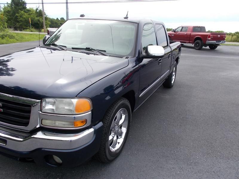GMC Sierra 1500 Crew Cab 143.5" WB SLE 2005