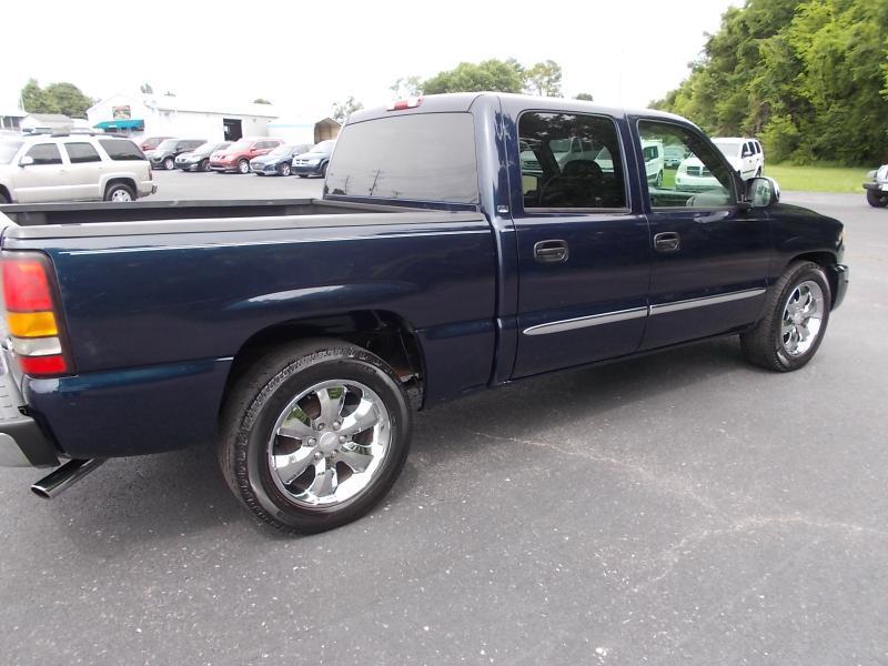 GMC Sierra 1500 Crew Cab 143.5" WB SLE 2005