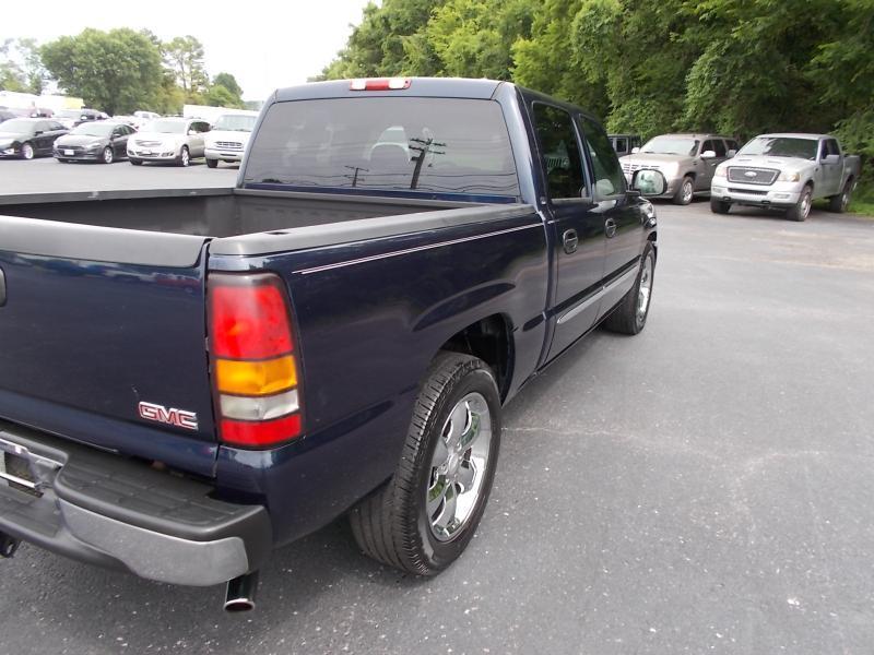 GMC Sierra 1500 Crew Cab 143.5" WB SLE 2005