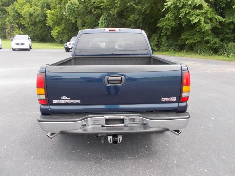 GMC Sierra 1500 Crew Cab 143.5" WB SLE 2005