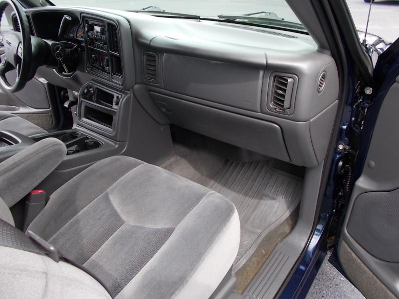 GMC Sierra 1500 Crew Cab 143.5" WB SLE 2005