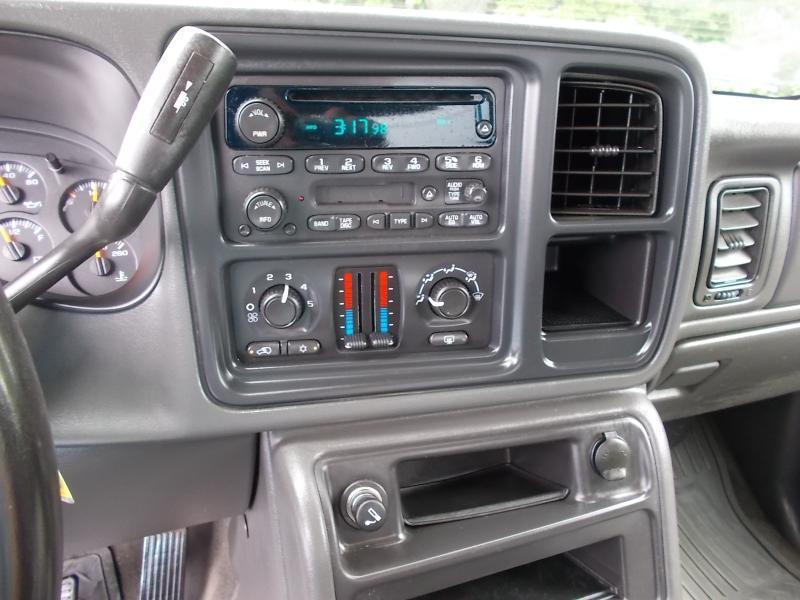 GMC Sierra 1500 Crew Cab 143.5" WB SLE 2005