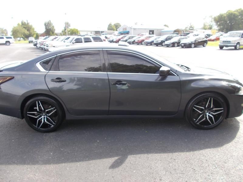 Nissan Altima 4dr Sdn V6 3.5 SL 2013