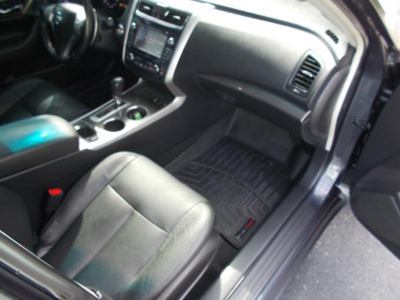 Nissan Altima 4dr Sdn V6 3.5 SL 2013