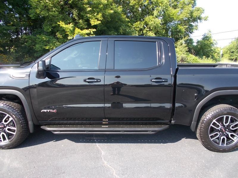 GMC Sierra 1500 4WD Crew Cab 147" AT4 2021