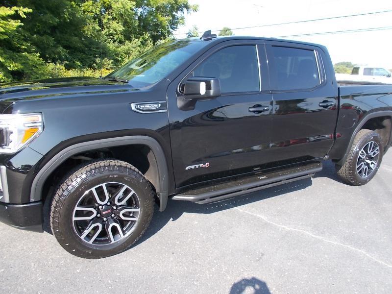 GMC Sierra 1500 4WD Crew Cab 147" AT4 2021