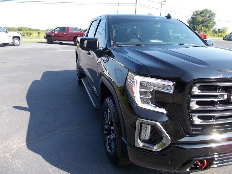 GMC Sierra 1500 4WD Crew Cab 147" AT4 2021