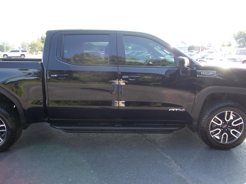 GMC Sierra 1500 4WD Crew Cab 147" AT4 2021