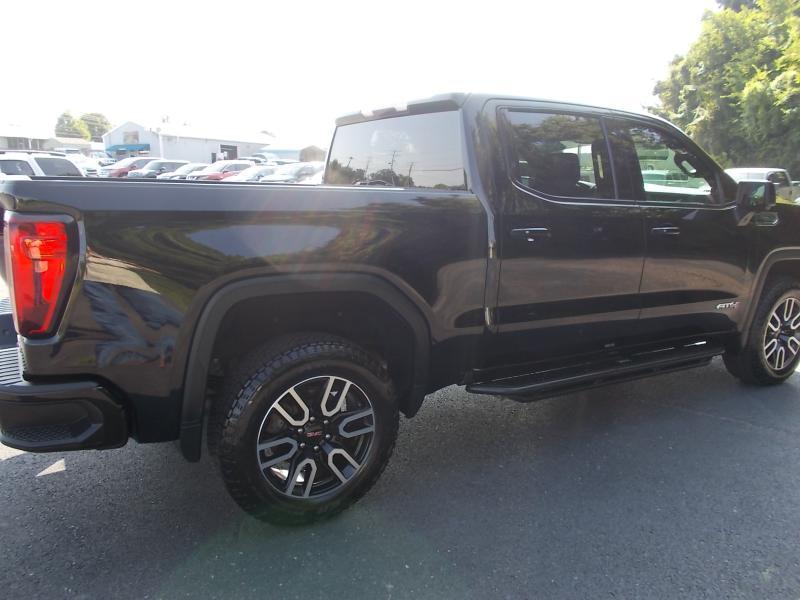 GMC Sierra 1500 4WD Crew Cab 147" AT4 2021