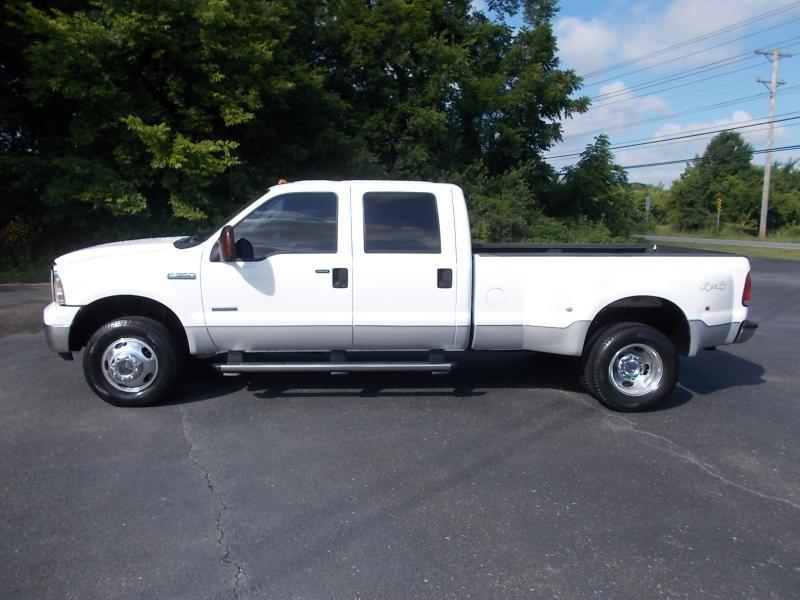 Ford Super Duty F-350 DRW Crew Cab 172" Lariat 4WD 2006