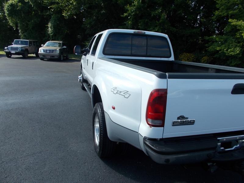 Ford Super Duty F-350 DRW Crew Cab 172" Lariat 4WD 2006