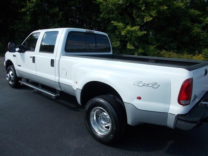 Ford Super Duty F-350 DRW Crew Cab 172" Lariat 4WD 2006