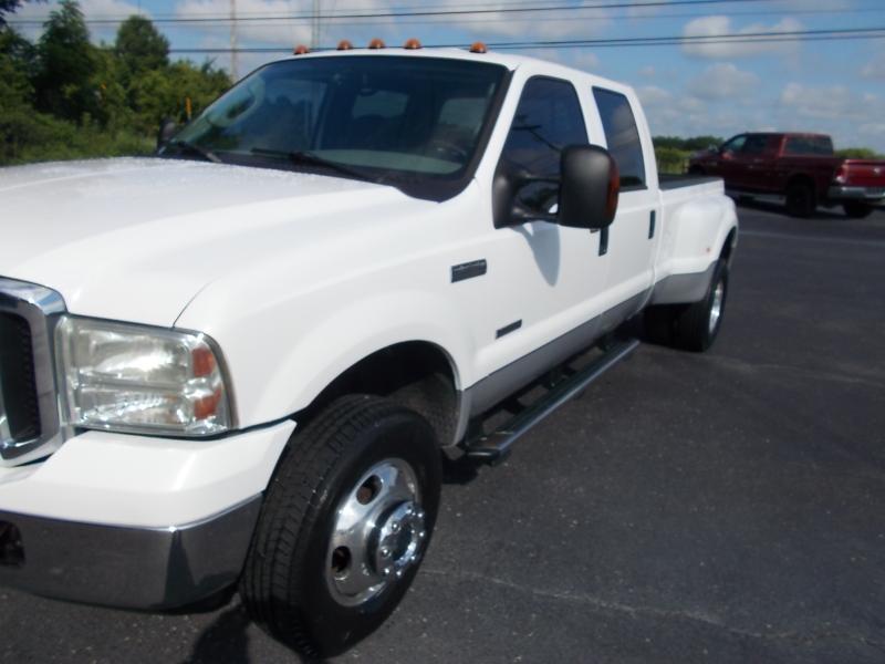 Ford Super Duty F-350 DRW Crew Cab 172" Lariat 4WD 2006