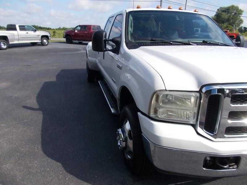 Ford Super Duty F-350 DRW Crew Cab 172" Lariat 4WD 2006