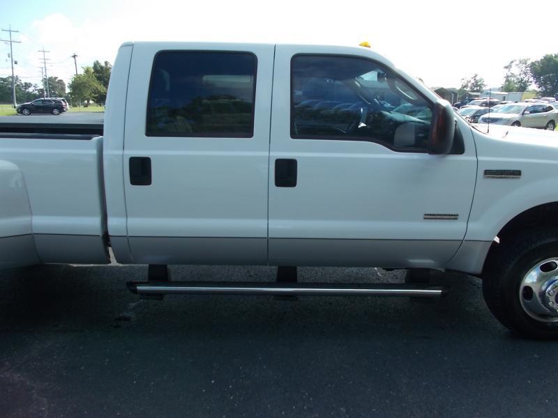 Ford Super Duty F-350 DRW Crew Cab 172" Lariat 4WD 2006
