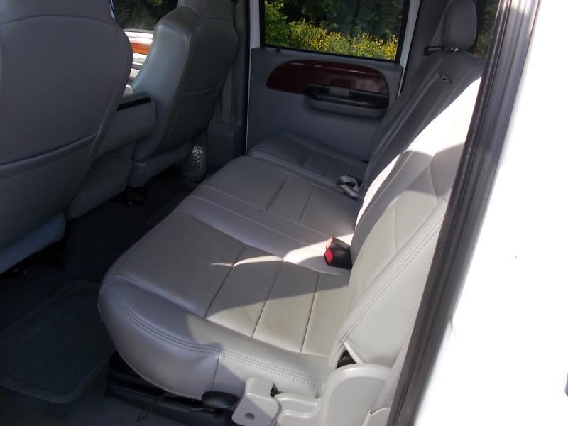 Ford Super Duty F-350 DRW Crew Cab 172" Lariat 4WD 2006