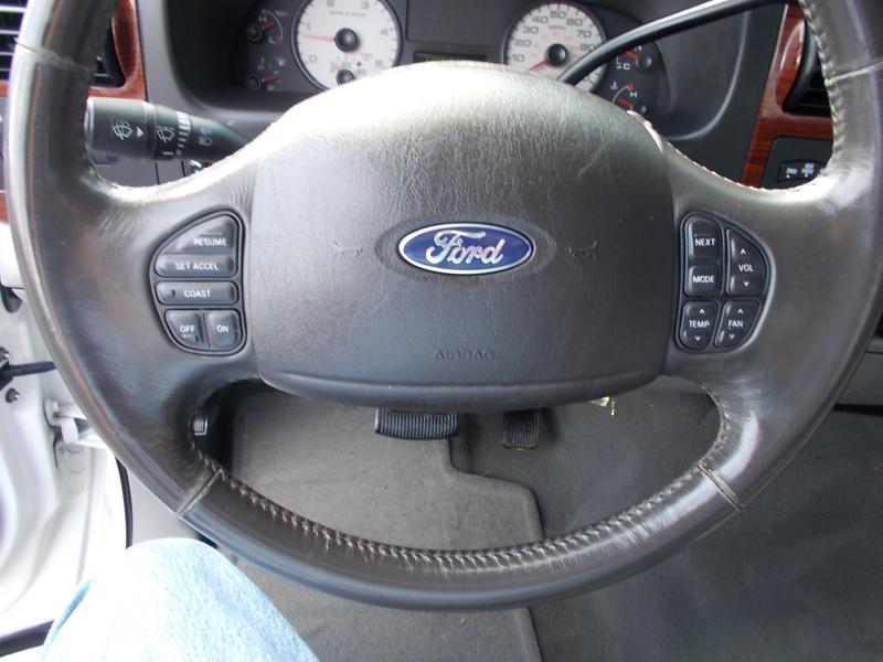 Ford Super Duty F-350 DRW Crew Cab 172" Lariat 4WD 2006