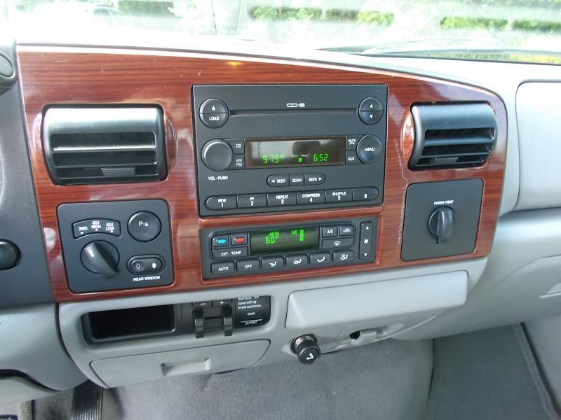 Ford Super Duty F-350 DRW Crew Cab 172" Lariat 4WD 2006