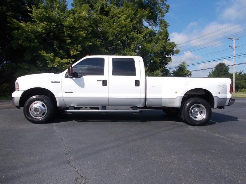 Ford Super Duty F-350 DRW Crew Cab 172" Lariat 4WD 2006