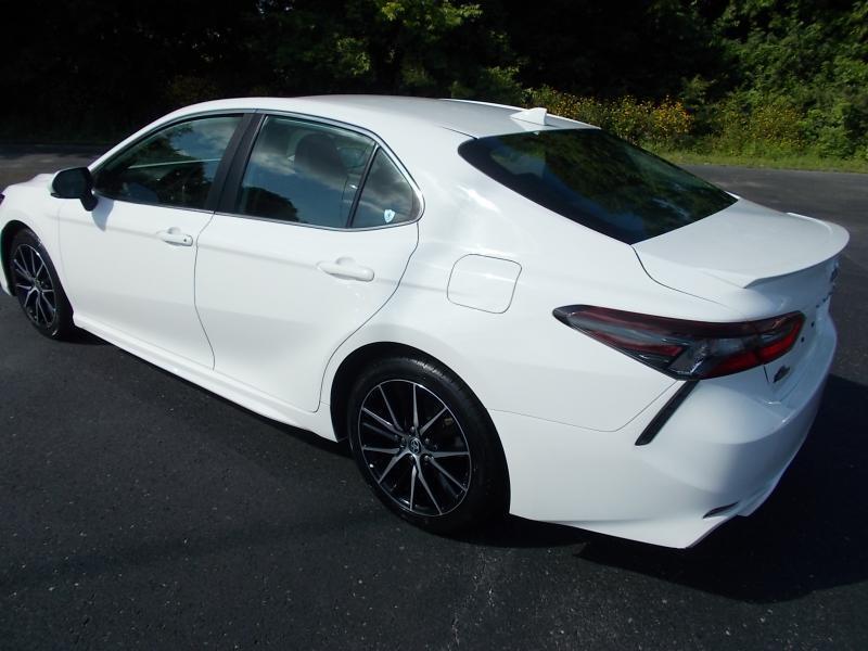 Toyota Camry SE Auto (Natl) 2024