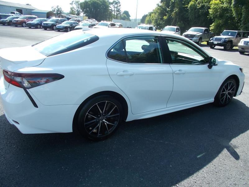 Toyota Camry SE Auto (Natl) 2024
