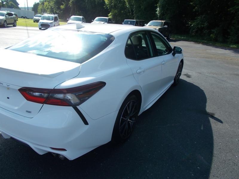 Toyota Camry SE Auto (Natl) 2024