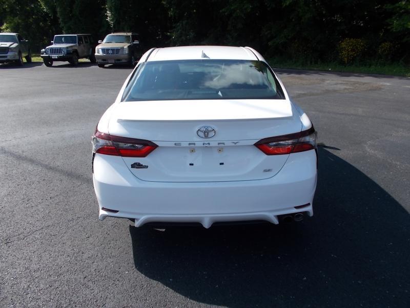 Toyota Camry SE Auto (Natl) 2024