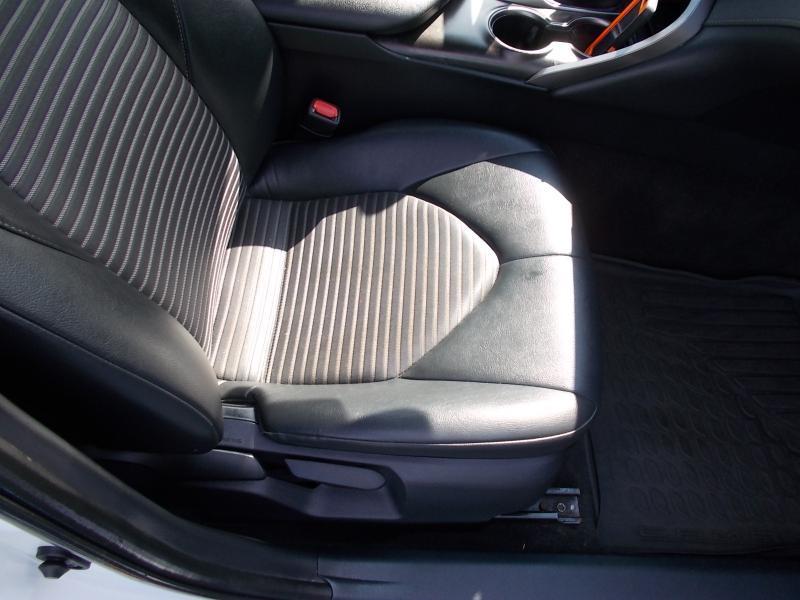 Toyota Camry SE Auto (Natl) 2024