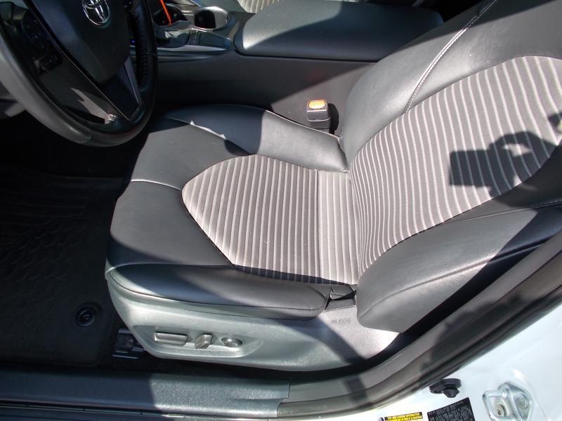Toyota Camry SE Auto (Natl) 2024