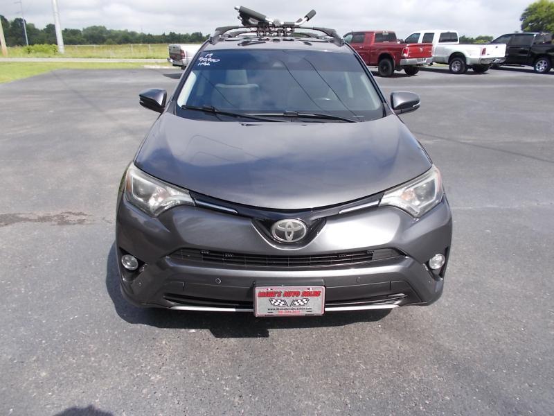 Toyota RAV4 XLE AWD (Natl) 2017
