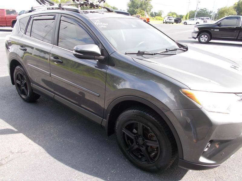 Toyota RAV4 XLE AWD (Natl) 2017