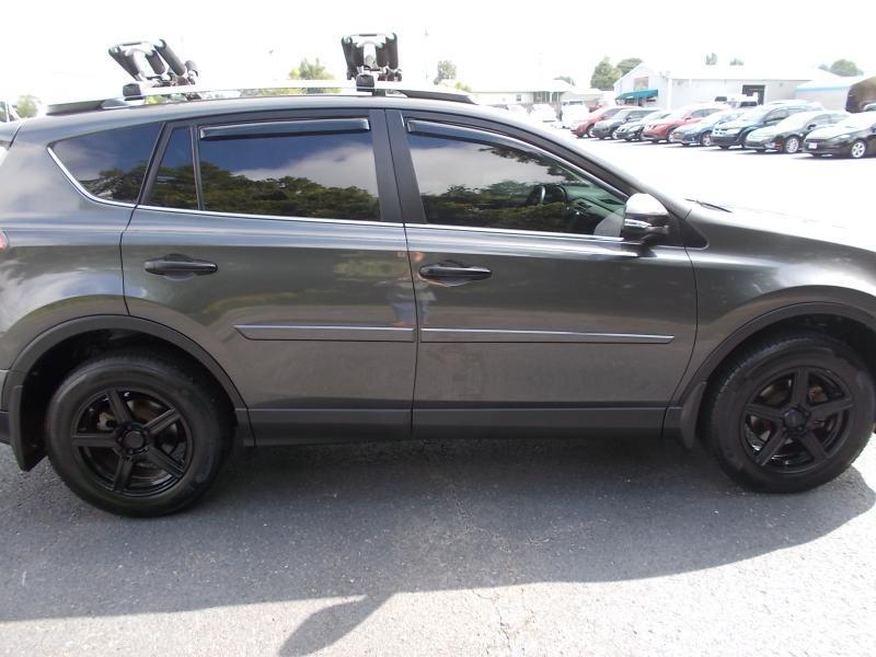 Toyota RAV4 XLE AWD (Natl) 2017