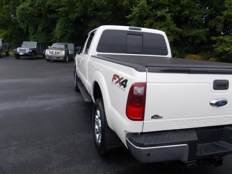 Ford Super Duty F-350 SRW 4WD Crew Cab 156" Lariat 2016