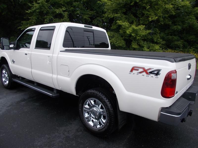 Ford Super Duty F-350 SRW 4WD Crew Cab 156" Lariat 2016